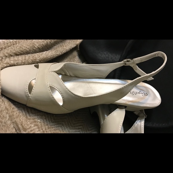 Angel Steps: Juniper - 2” Heels (New, never worn!) - Picture 4 of 6
